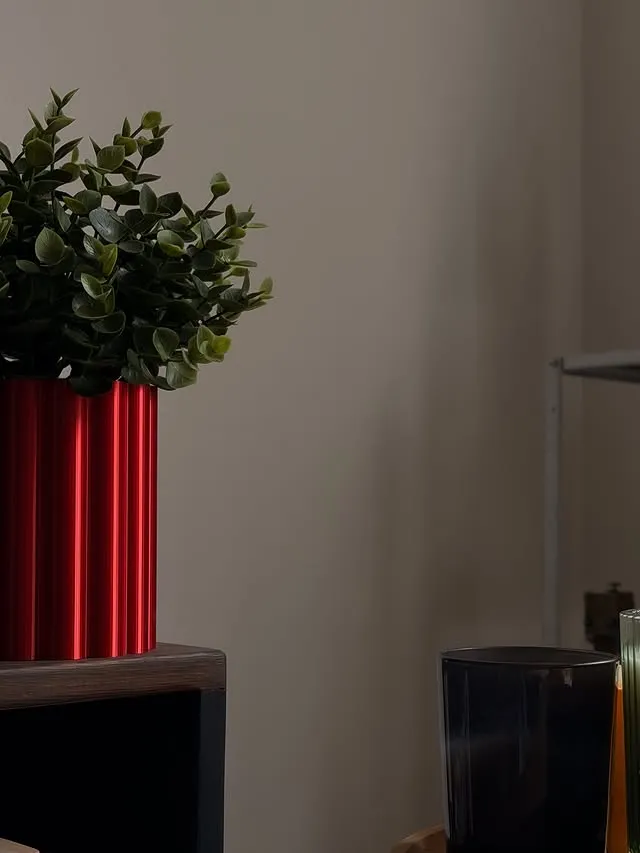 Cache-pot rouge — Impression 3D · PLA translucide rouge